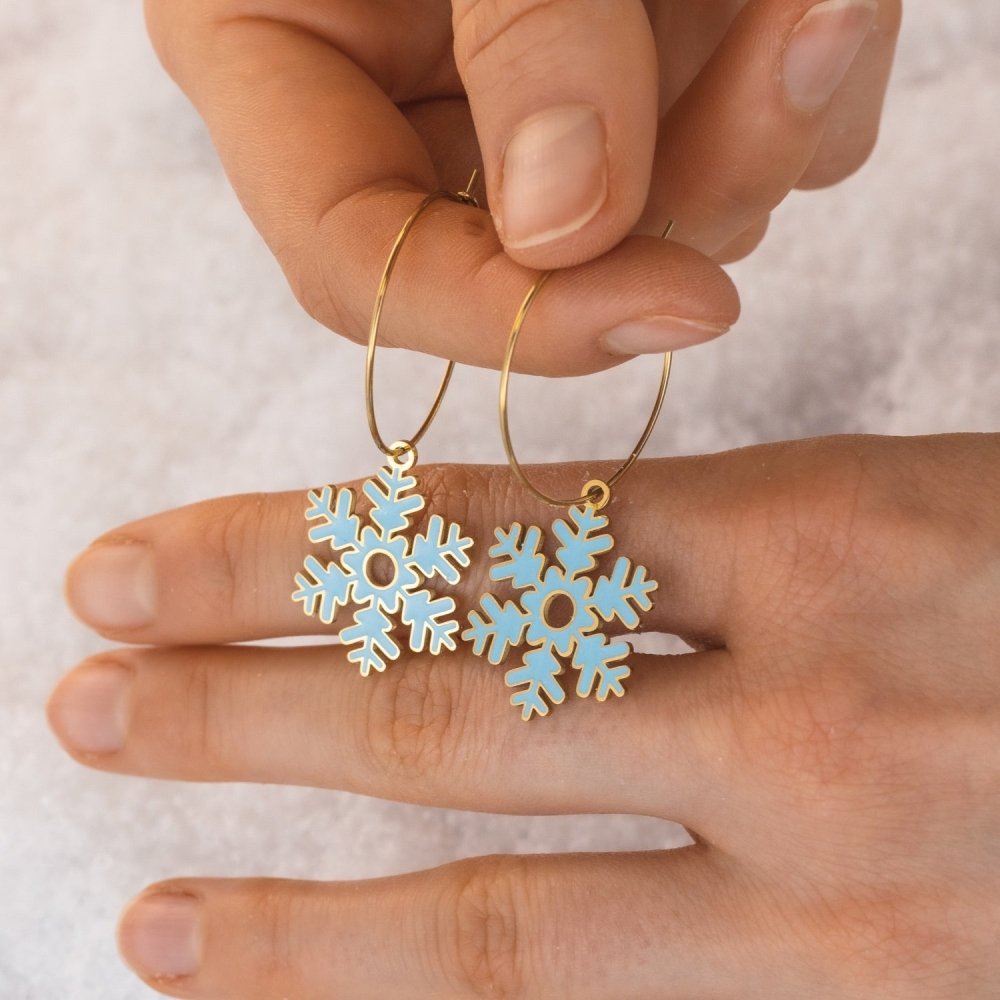 Now Trending: Winter Snowflake Jewelry - Craftfoxes